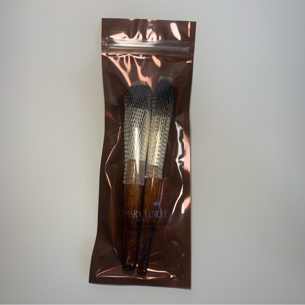 Camara A Unique Makeup Brush Set